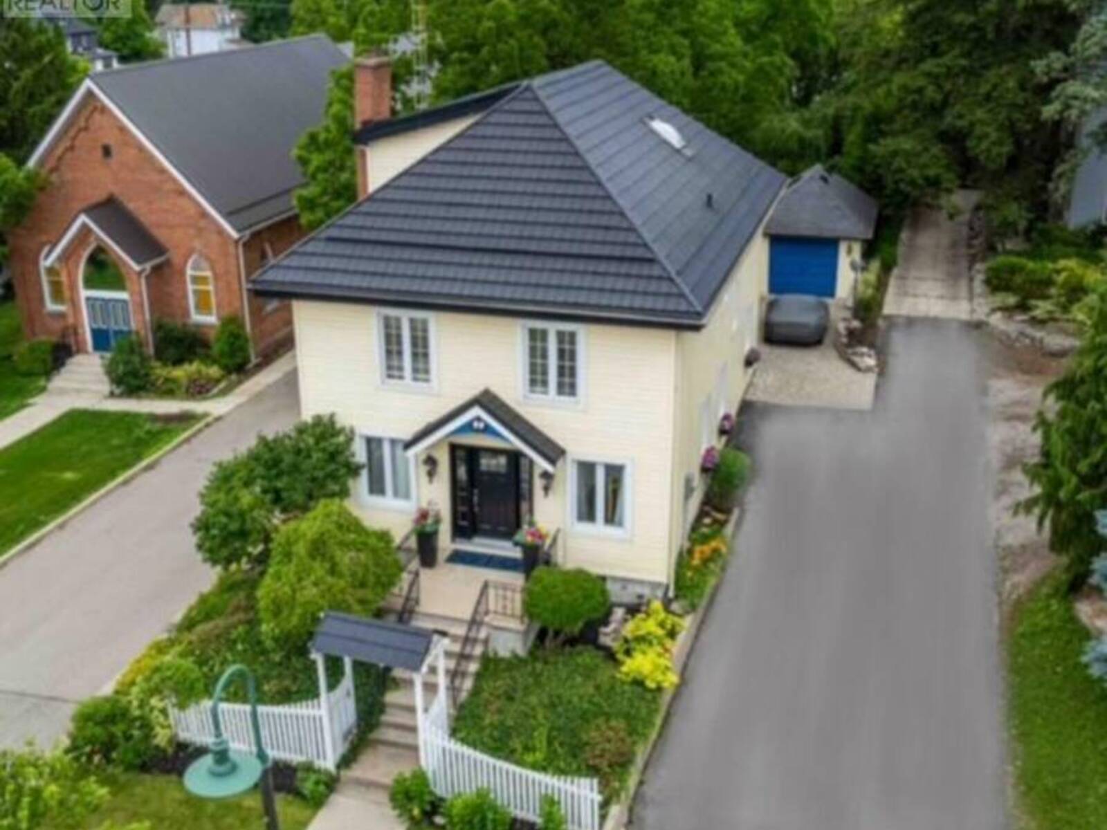 99 ARGYLE STREET N, Caledonia, Ontario N3W 1B8