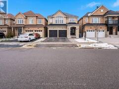 71 SKYVALLEY DRIVE Brampton Ontario, L6P 3B7