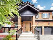 111 PONDMEDE CRESCENT | Whitchurch-Stouffville Ontario | Slide Image Three