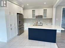 1 COPPERHILL HEIGHTS N | Barrie Ontario | Slide Image Three