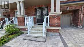 112 NESS DRIVE | Richmond Hill Ontario | Slide Image Three
