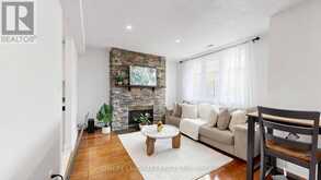 318 - 75 WELDRICK ROAD E | Richmond Hill Ontario | Slide Image Ten