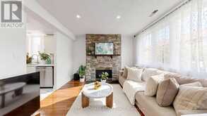 318 - 75 WELDRICK ROAD E | Richmond Hill Ontario | Slide Image Eleven