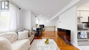318 - 75 WELDRICK ROAD E | Richmond Hill Ontario | Slide Image Twelve