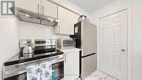 318 - 75 WELDRICK ROAD E | Richmond Hill Ontario | Slide Image Seventeen