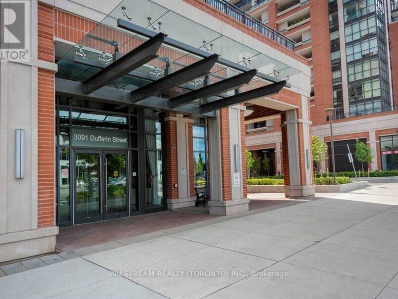 613 - 3091 DUFFERIN STREET, Toronto, Ontario M6A 0C4