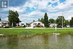 27 TRILLIUM BEACH PVT DRIVE | Puslinch Ontario | Slide Image One