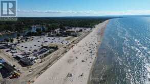 9 MAIN STREET | Wasaga Beach Ontario | Slide Image Three