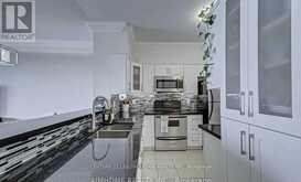 607 - 2119 LAKESHORE BOULEVARD W | Toronto Ontario | Slide Image Nine