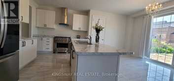 167 TRAIL BOULEVARD | Barrie Ontario | Slide Image Thirty-five