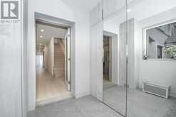 30 CARLING AVENUE | Toronto Ontario | Slide Image Two