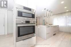 30 CARLING AVENUE | Toronto Ontario | Slide Image Eight