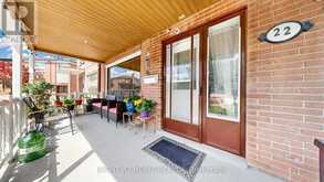 22 BRIGHAM COURT | Toronto Ontario | Slide Image Two