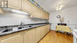 27 DUNKELD WAY | Markham Ontario | Slide Image Sixteen
