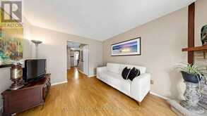 27 DUNKELD WAY | Markham Ontario | Slide Image Eight