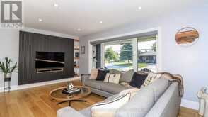 40 VARDEN AVENUE | Barrie Ontario | Slide Image Eight