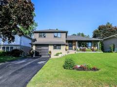 40 VARDEN AVENUE Barrie Ontario, L4M 4P1