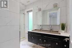 467 CAESAR AVENUE | Oakville Ontario | Slide Image Seventeen