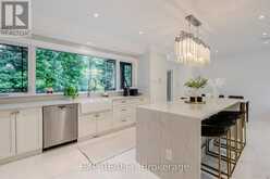 467 CAESAR AVENUE | Oakville Ontario | Slide Image Eight