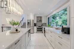 467 CAESAR AVENUE | Oakville Ontario | Slide Image Nine