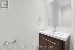 104 GORDON CIRCLE | Newmarket Ontario | Slide Image Eighteen