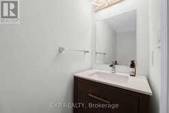 104 GORDON CIRCLE | Newmarket Ontario | Slide Image Eight