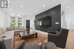 64 SPENCE DRIVE | Aurora Ontario | Slide Image Seven