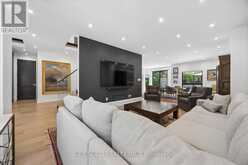 64 SPENCE DRIVE | Aurora Ontario | Slide Image Eight