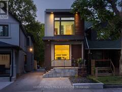 128 MONTGOMERY AVENUE Toronto Ontario, M4R 1E2