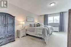 70 DUNSMORE CRESCENT | Richmond Hill Ontario | Slide Image Seventeen