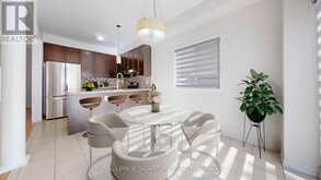 138 SUN KING CRESCENT | Barrie Ontario | Slide Image Seventeen