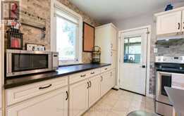 8 YVONNE AVENUE N | Toronto Ontario | Slide Image Thirteen