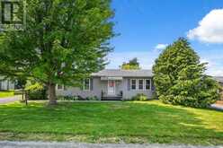 17 KELSEY CRESCENT | Georgina Ontario | Slide Image Two