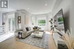 132 ESTATE GARDEN DRIVE | Richmond Hill Ontario | Slide Image Thirteen