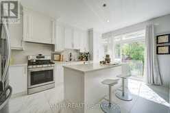 132 ESTATE GARDEN DRIVE | Richmond Hill Ontario | Slide Image Sixteen