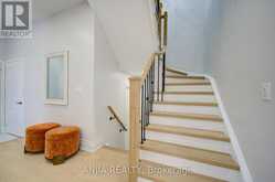 132 ESTATE GARDEN DRIVE | Richmond Hill Ontario | Slide Image Twenty-two