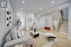 132 ESTATE GARDEN DRIVE | Richmond Hill Ontario | Slide Image Nine