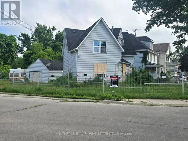 702 CEDAR STREET Dunnville Ontario, N1A 2J8 - 3 Bedrooms Home For Sale