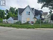 702 CEDAR STREET | Dunnville Ontario | Slide Image One