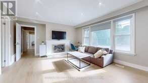 105 BETTY ANN DRIVE | Toronto Ontario | Slide Image Four