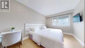 105 BETTY ANN DRIVE | Toronto Ontario | Slide Image Fifteen