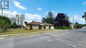 105 BETTY ANN DRIVE | Toronto Ontario | Slide Image Thirty-seven