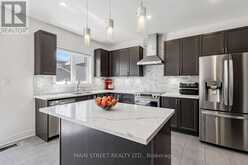 11 ROBERT BALDWIN BOULEVARD | East Gwillimbury Ontario | Slide Image Twelve