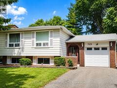 715 WAVERLY STREET N Oshawa Ontario, L1J 6C1