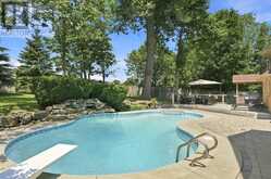 111 WHISPERING PINE TRAIL | Aurora Ontario | Slide Image Thirty-seven