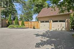 111 WHISPERING PINE TRAIL | Aurora Ontario | Slide Image Five