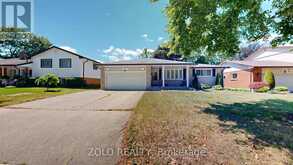 31 APPLEWOOD LANE | London Ontario | Slide Image Two