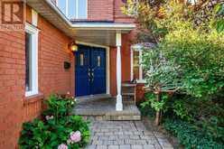 112 MULHOLLAND DRIVE | Vaughan Ontario | Slide Image Four