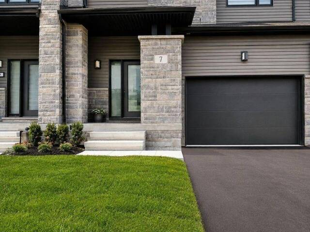 7 FEDERICA CRESCENT Wasaga Beach Ontario, L9Z 0N5 - 3 Bedrooms Home For Sale