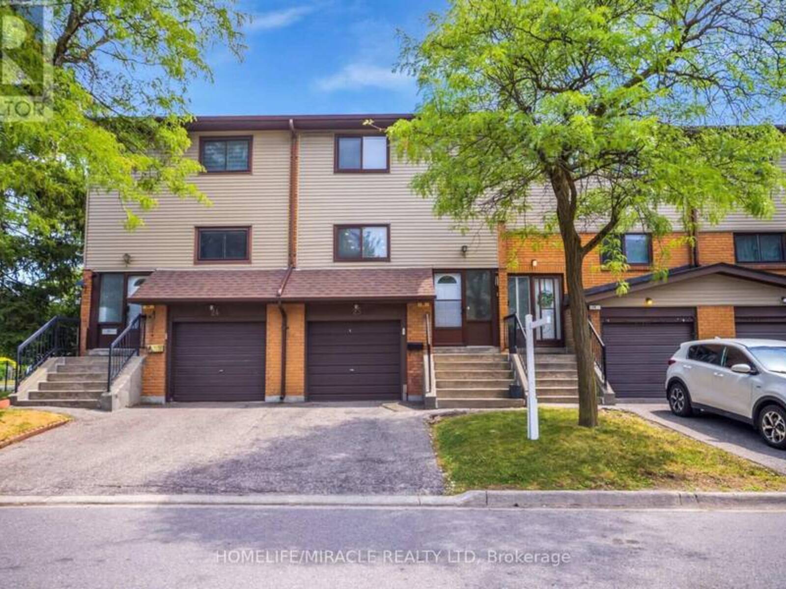 25 CARLETON PLACE, Brampton, Ontario L6T 3Z4
